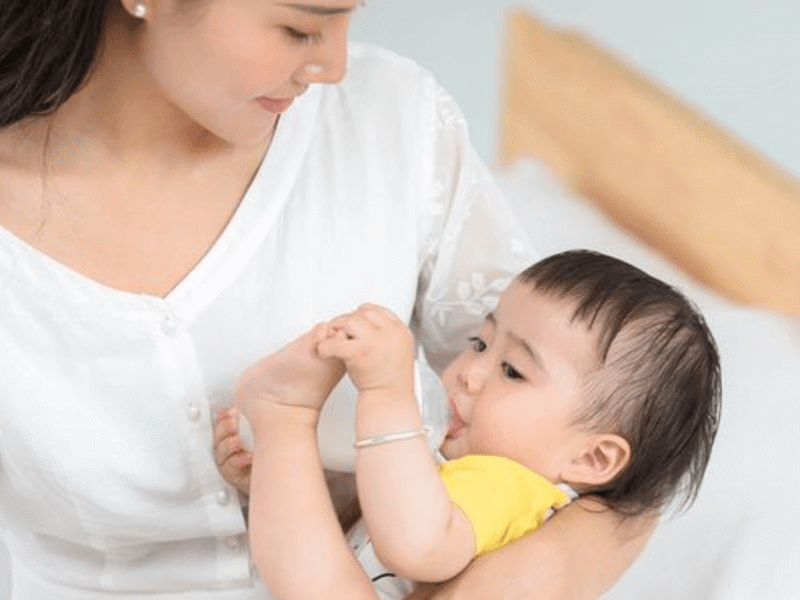 How a Live-In Postpartum Doula Helps New Mothers Recover Faster After Birth