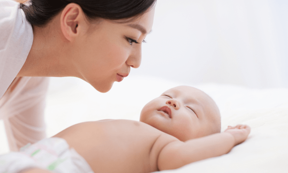 Daytime vs Overnight Postpartum Doula: Which Is Better?