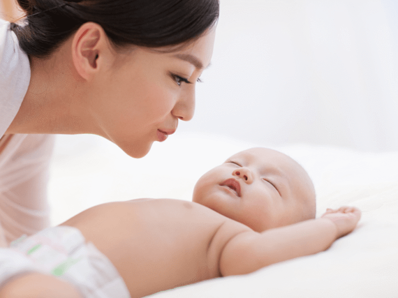Daytime vs Overnight Postpartum Doula: Which Is Better?