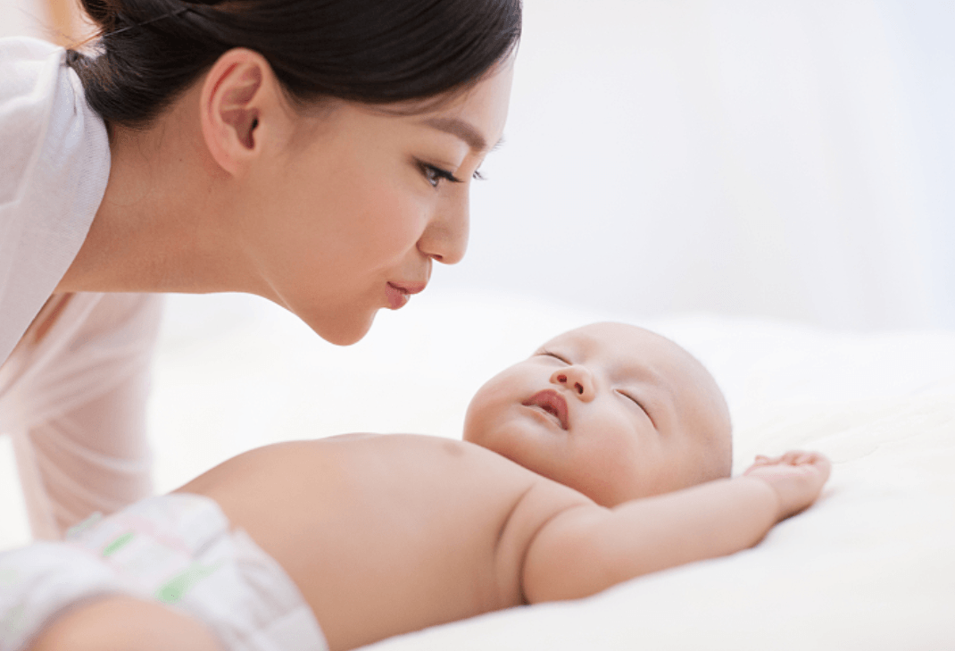 Daytime vs Overnight Postpartum Doula: Which Is Better?