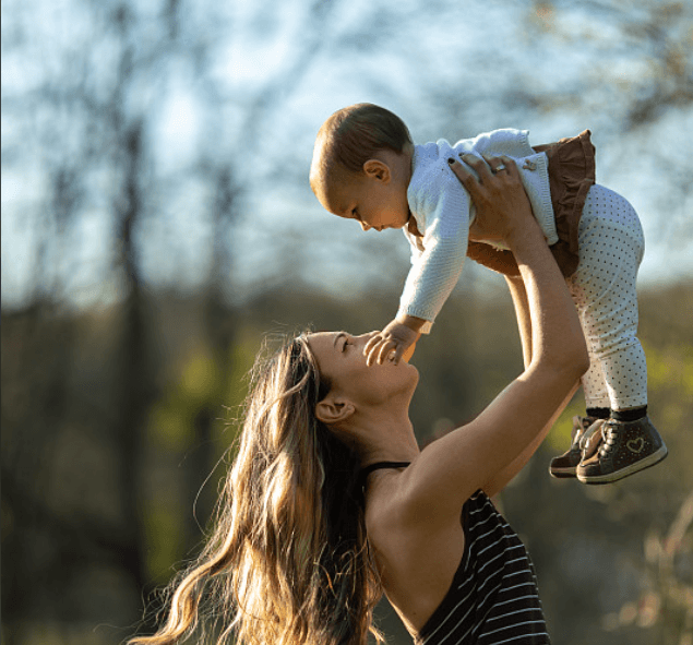 live-in postpartum doula helping first-time parents with newborn care