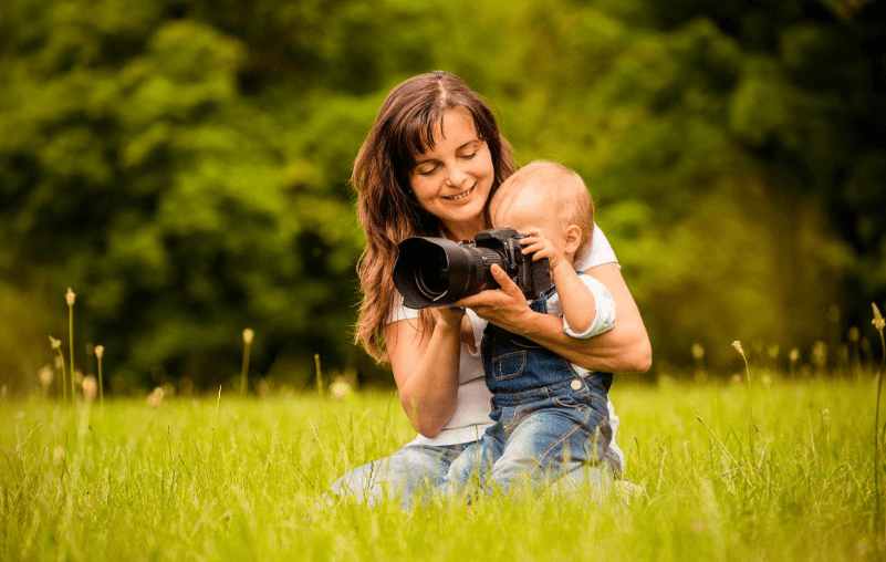 live in postpartum doula day